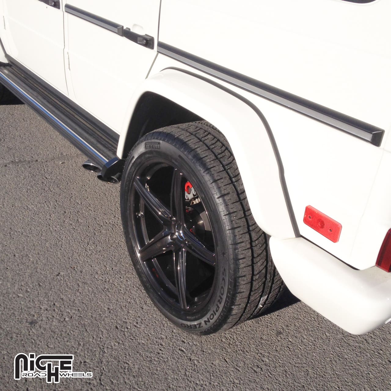 2013 Mercedes-Benz G-Class with Niche Apex wheels