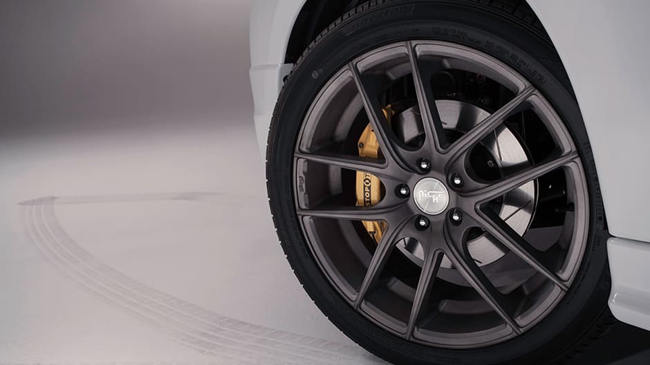 2014 Mitsubishi Outlander with 20x8.5 Niche Targa - M131 wheels