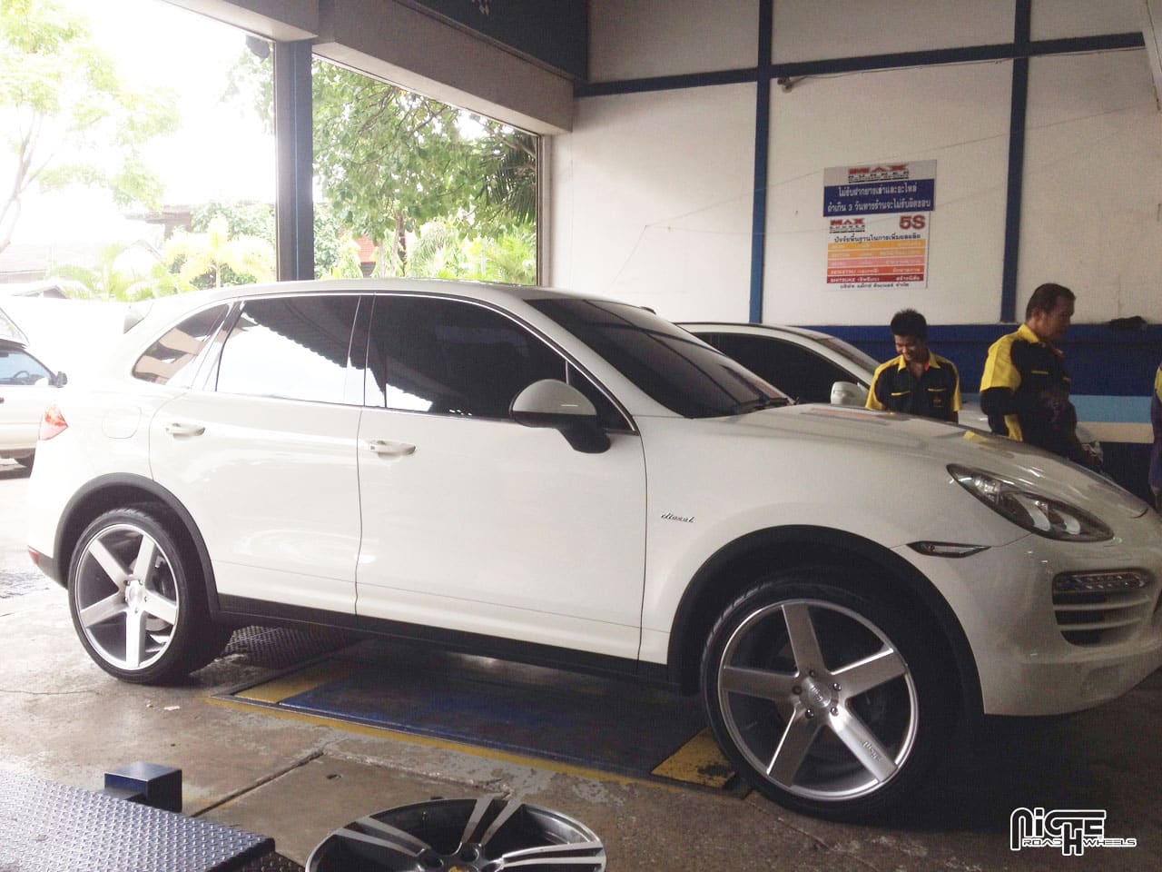 2013 Porsche Cayenne with 22x10 Niche Milan - M135 SUV wheels