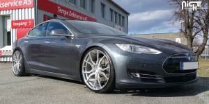 2013 Tesla Model S with 22x9 Niche Ascari wheels