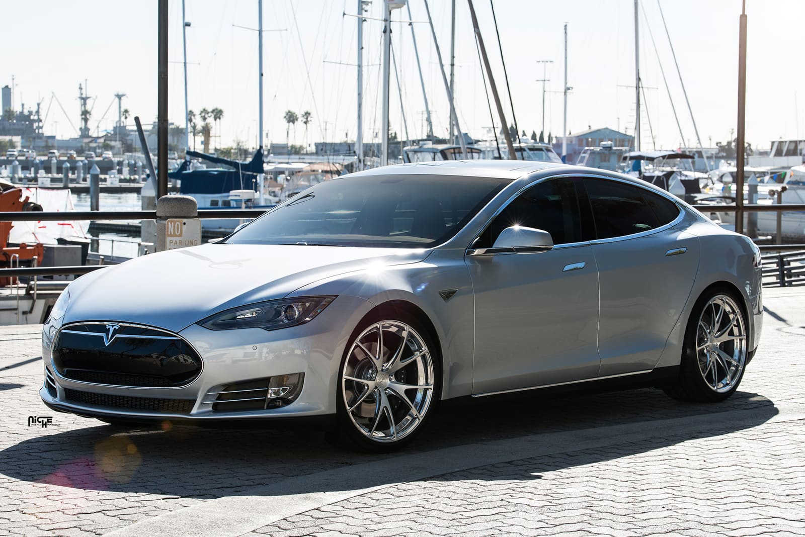 2014 Tesla Model S with 21x9 Niche Stüttgart wheels