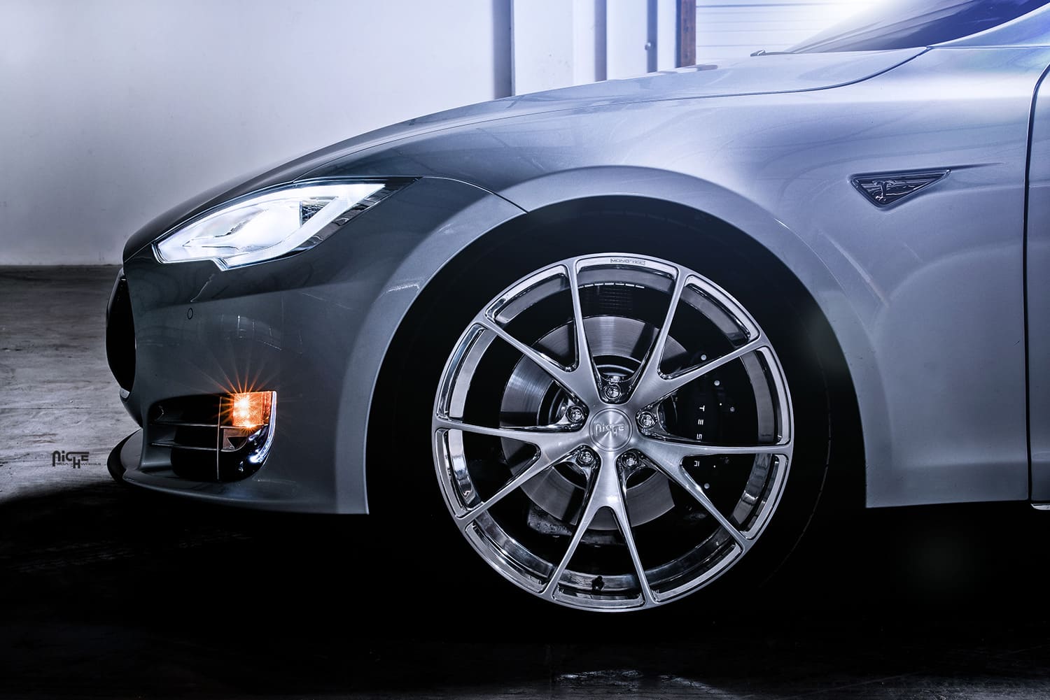 2014 Tesla Model S with 21x9 Niche Stüttgart wheels