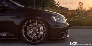 2015 Volkswagen Golf SportWagen with Niche Misano - M116 wheels