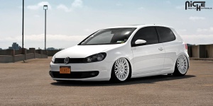 2012 Volkswagen Golf with 19x8.5 Niche Citrine - M156 wheels