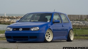2003 Volkswagen Golf with 17x8 Diamond Racing wheels