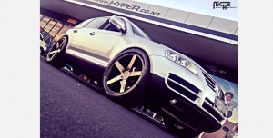 2005 Volkswagen Touareg with 22x10 Niche Milan - M134 SUV wheels