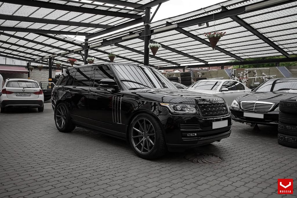 2013 Land Rover Range Rover with 22x10.5 Vossen VFS-1 wheels