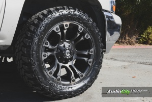 2004 GMC Yukon XL 2500 with 20x9 Fuel Vapors D569 wheels