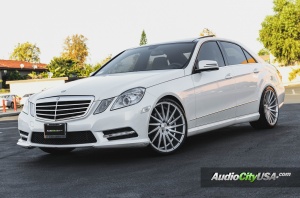2013 Mercedes-Benz E-Class with 20x8.5 Varro VD 15 wheels