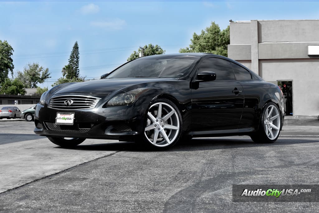 2008 Infiniti G37 with 20x8.5 Rennen CRL 70 wheels