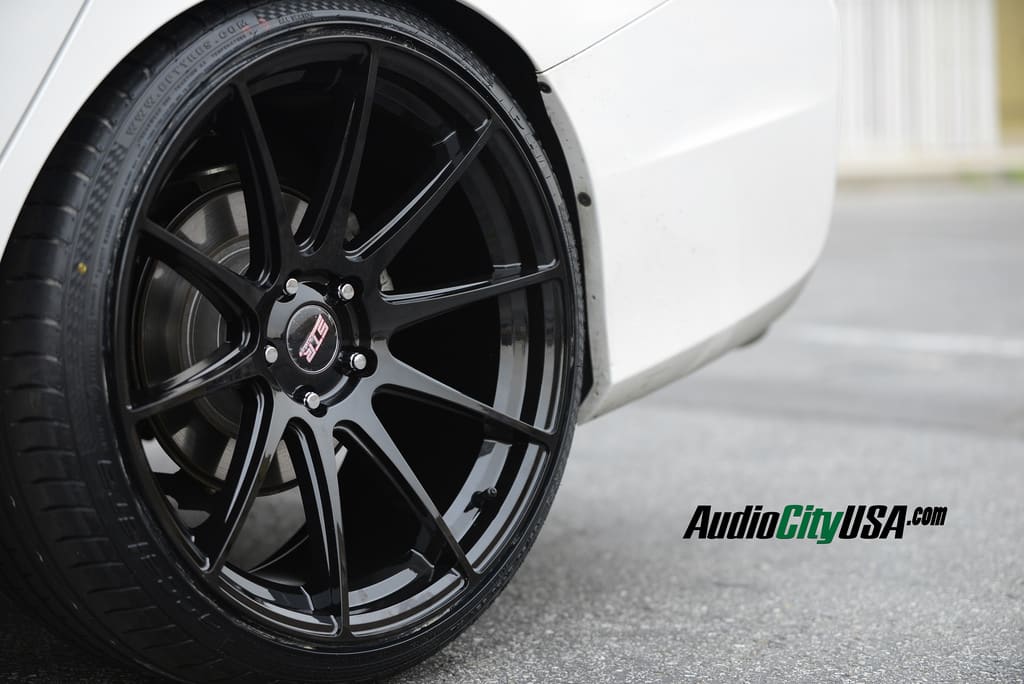 2013 Honda Accord with 20x8.5 STR 524 wheels