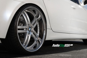 2008 BMW M5 with 22x9 XIX X15 wheels