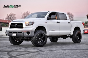 2008 Toyota Tundra with 20x12 Moto Metal 962 wheels