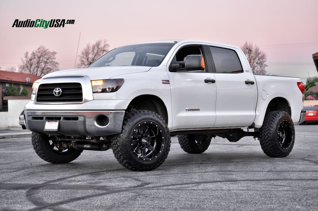 2008 Toyota Tundra with 20x12 Moto Metal 962 wheels