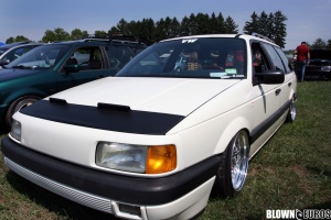 1992 Volkswagen Passat with 15x8.5 BBS RS wheels