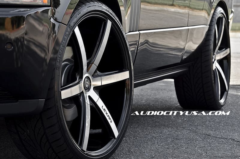 2011 Land Rover Range Rover with Lexani R six wheels