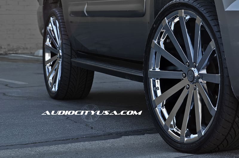 2012 GMC Yukon with Velocity VW 12 wheels