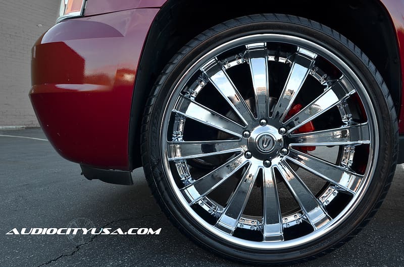 2013 GMC Yukon XL 1500 with 26x10 Versante 225 wheels