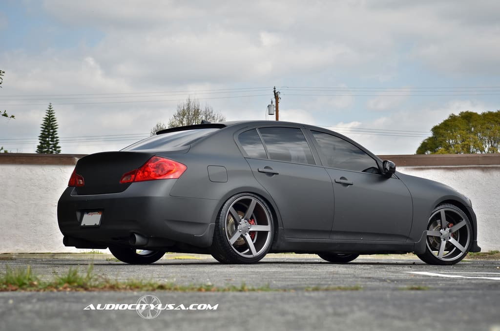2013 Infiniti G37 with 20x9 Vossen CV3 wheels