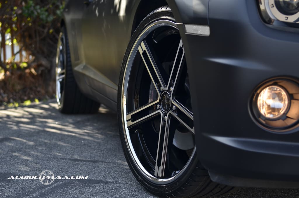 2013 Chevrolet Camaro with 22x9 Zanetti Capri wheels