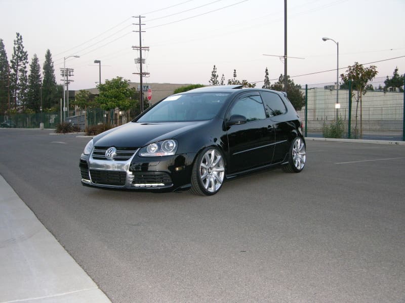 2006 Volkswagen Rabbit with 19x9 Bentley GT 2-pc wheels
