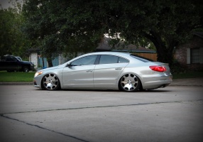 2009 Volkswagen CC with 19x8 MMR HR7 wheels