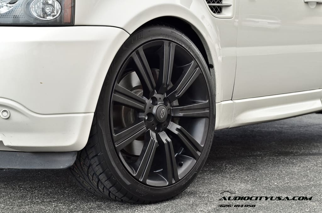 2008 Land Rover Range Rover with 22x9.5 Stormer Replica wheels