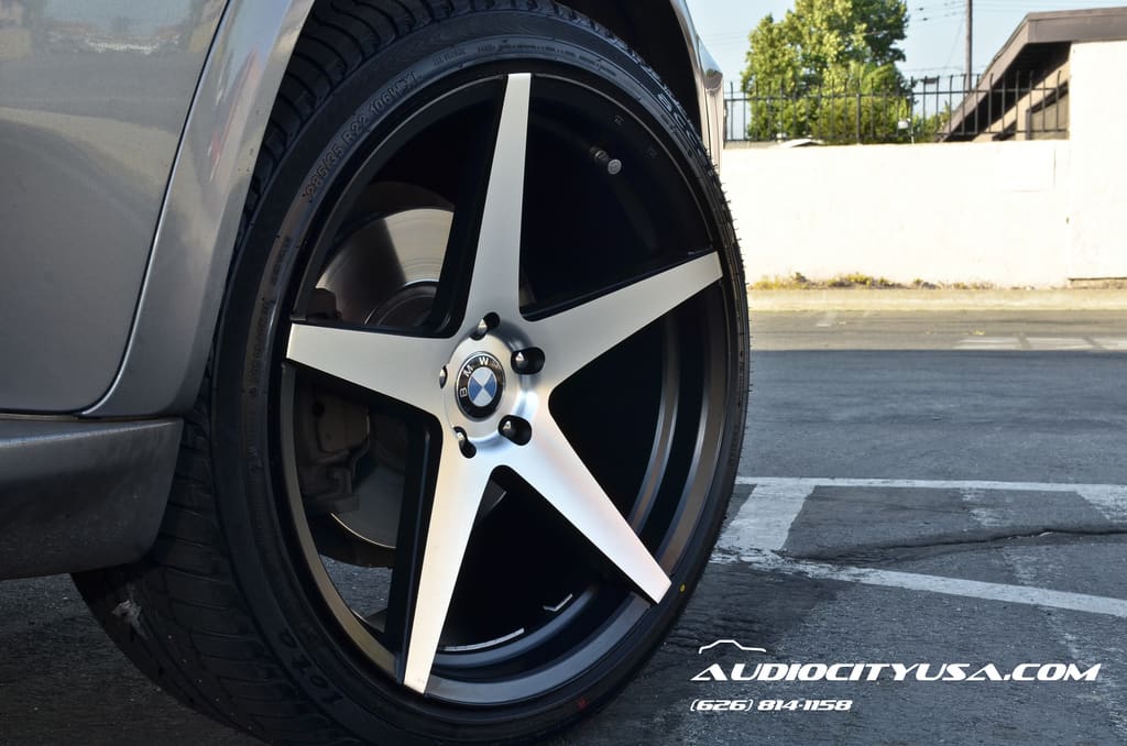 2007 BMW X5 with 22x10.5 Blaque Diamond BD 300 wheels