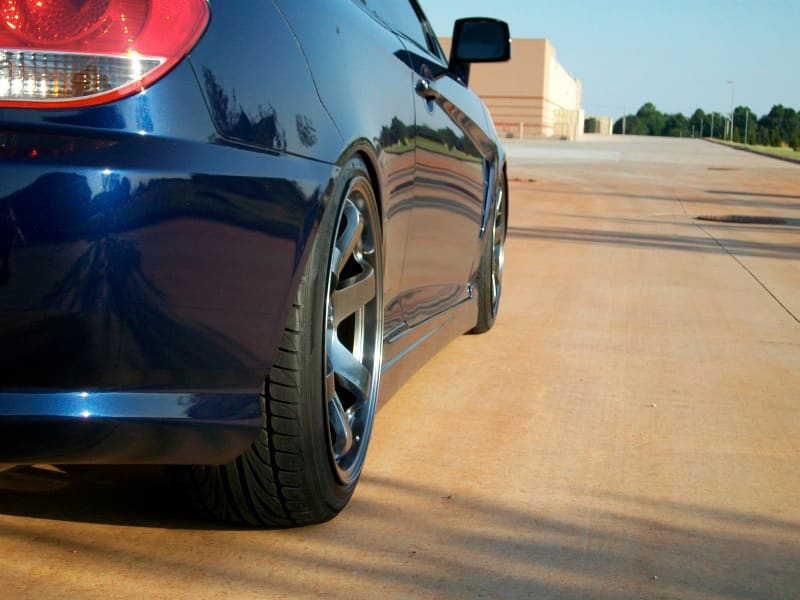 2006 Hyundai Tiburon with 18x8.5 Rota Grid wheels