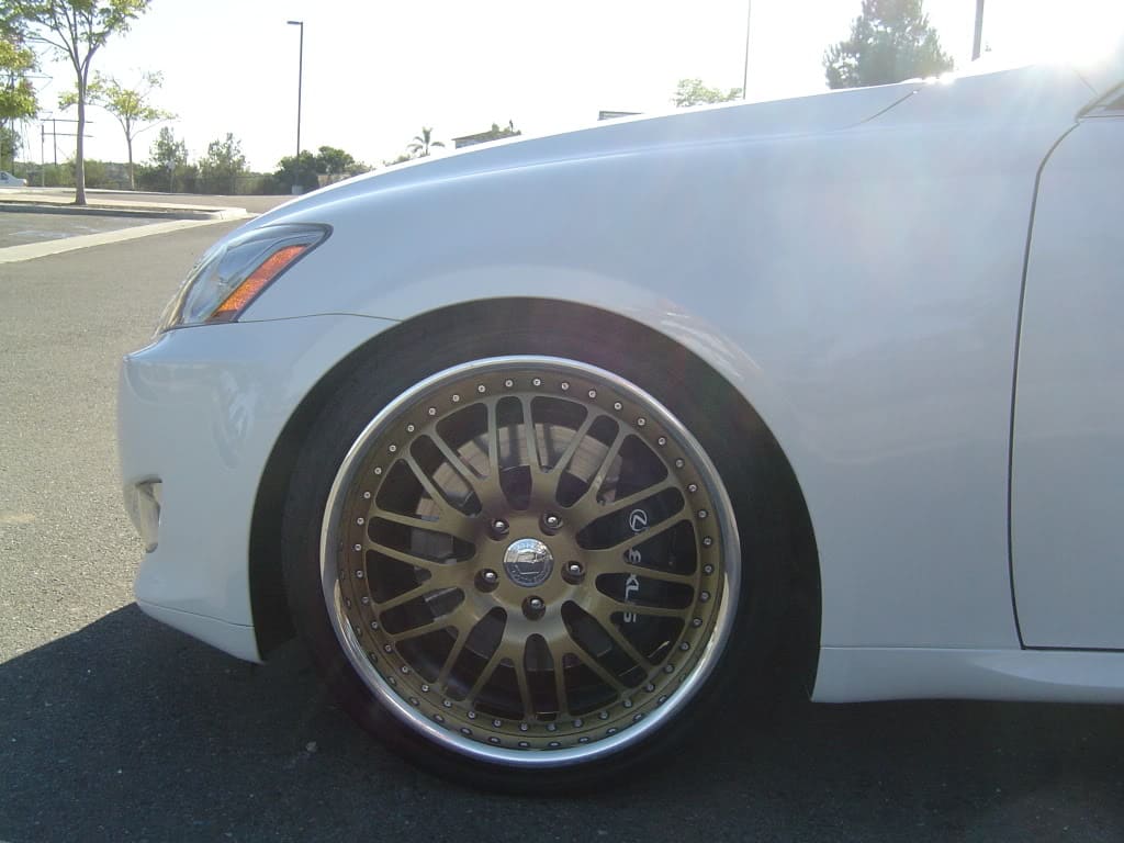 2008 Lexus IS 350 with 19x8 iForged Essens wheels