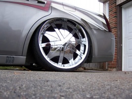 2005 Chrysler 300 with 24x10 Hipnotic Phantoms wheels