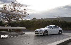 2007 BMW Z4 with VMR V703 wheels