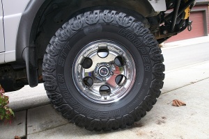 2006 Ford F-150 with 15x8 Ultra Magnums wheels