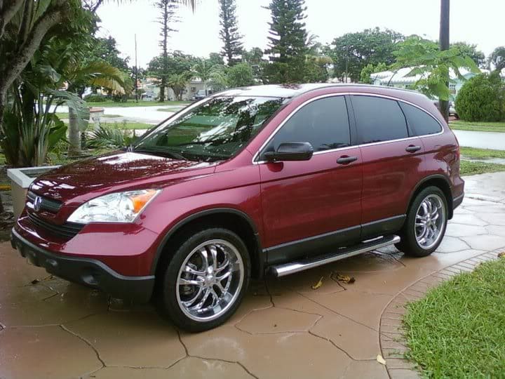 2008 Honda CR-V with 20x8.5 Helo HE825 wheels