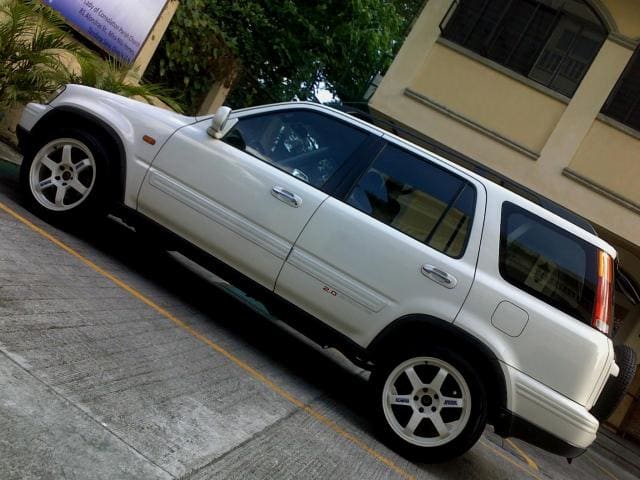 2000 Honda CR-V with Rota IK-R wheels