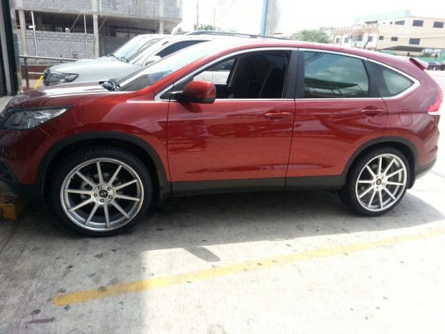 2012 Honda CR-V with 22x9 Koko Kuture Lindos wheels