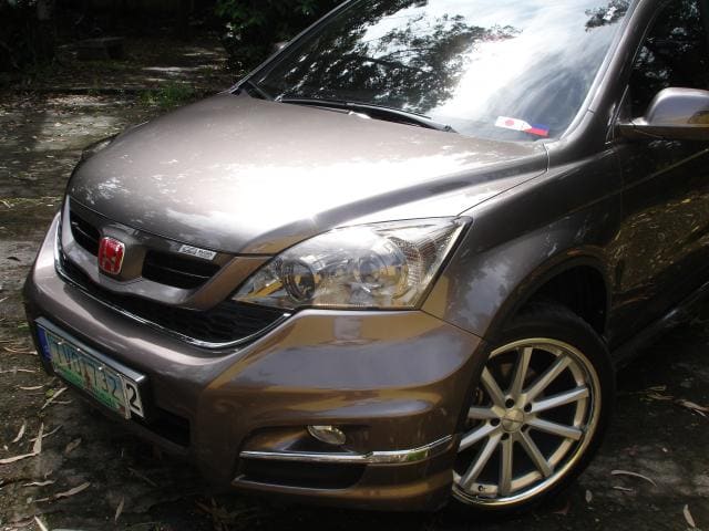 2011 Honda CR-V with 20x9 Vossen CV3 wheels