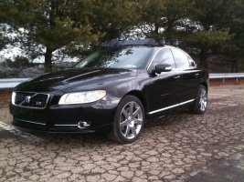 2009 Volvo S80 with 18x8 Venator Chrome wheels