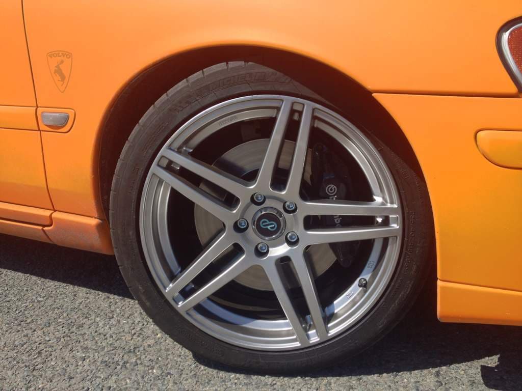 2004 Volvo S80 with 18x8 Enkei RSF5 wheels