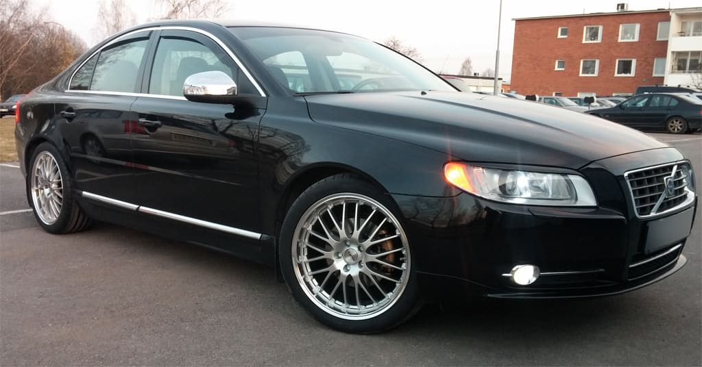 2007 Volvo S80 with 19x8 Dotz Roadster wheels