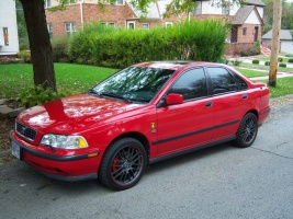 2000 Volvo S40 with 17x7 Konig Twilite wheels