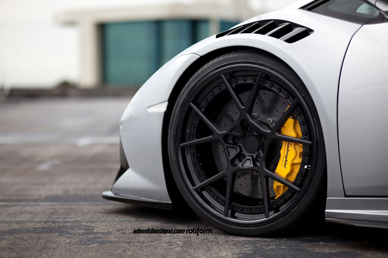 2015 Lamborghini Huracan with 20x9 Rotiform KPS wheels