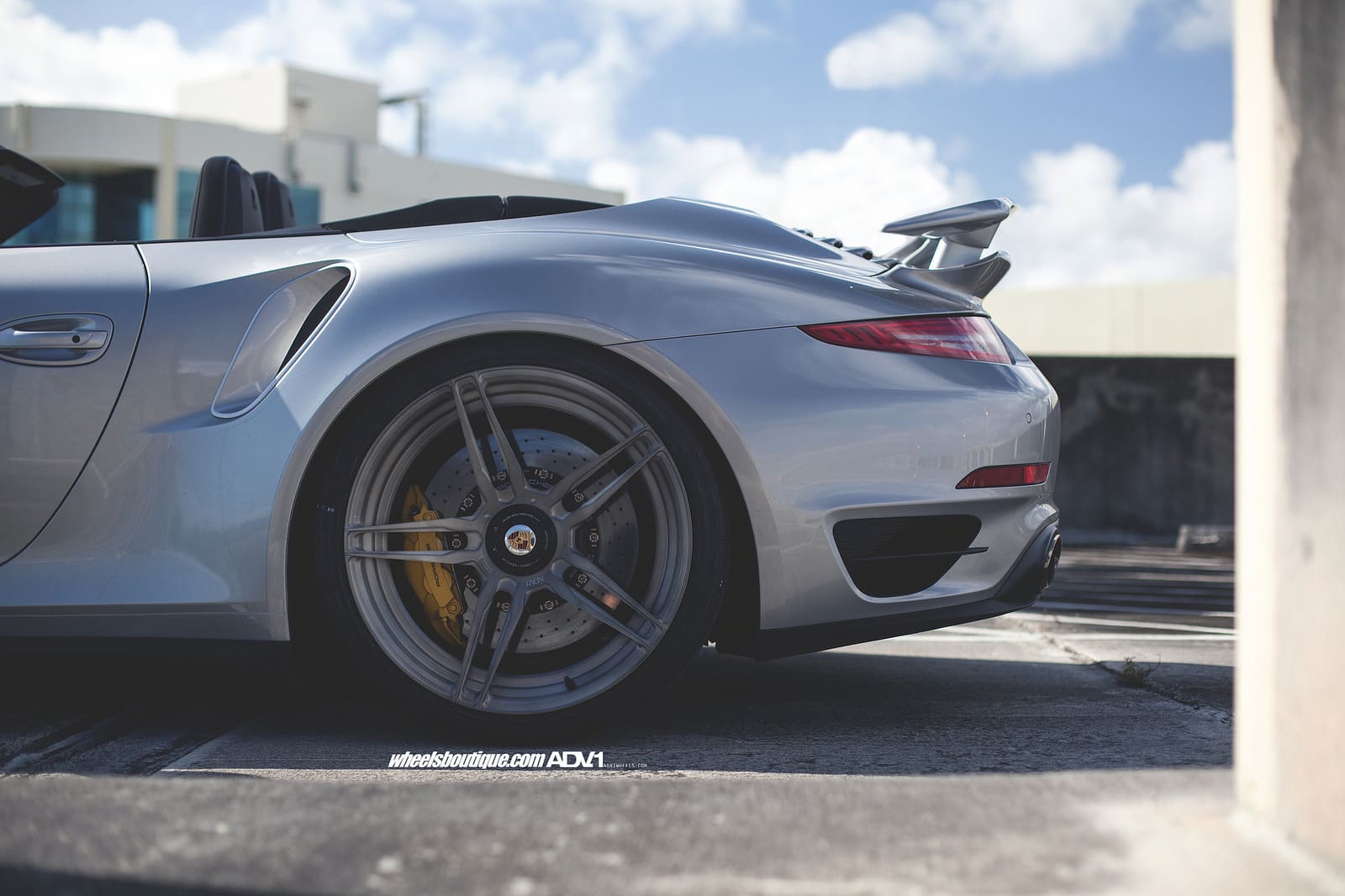 2015 Porsche 911 with 21x9.5 ADV 05 MV2 CS wheels