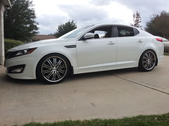 2011 Kia Optima with 20x8.5 Niche Touring wheels