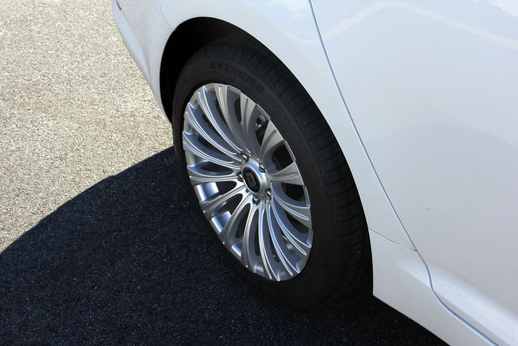 2011 Kia Optima with 18x8.5 Drag DR-43 wheels