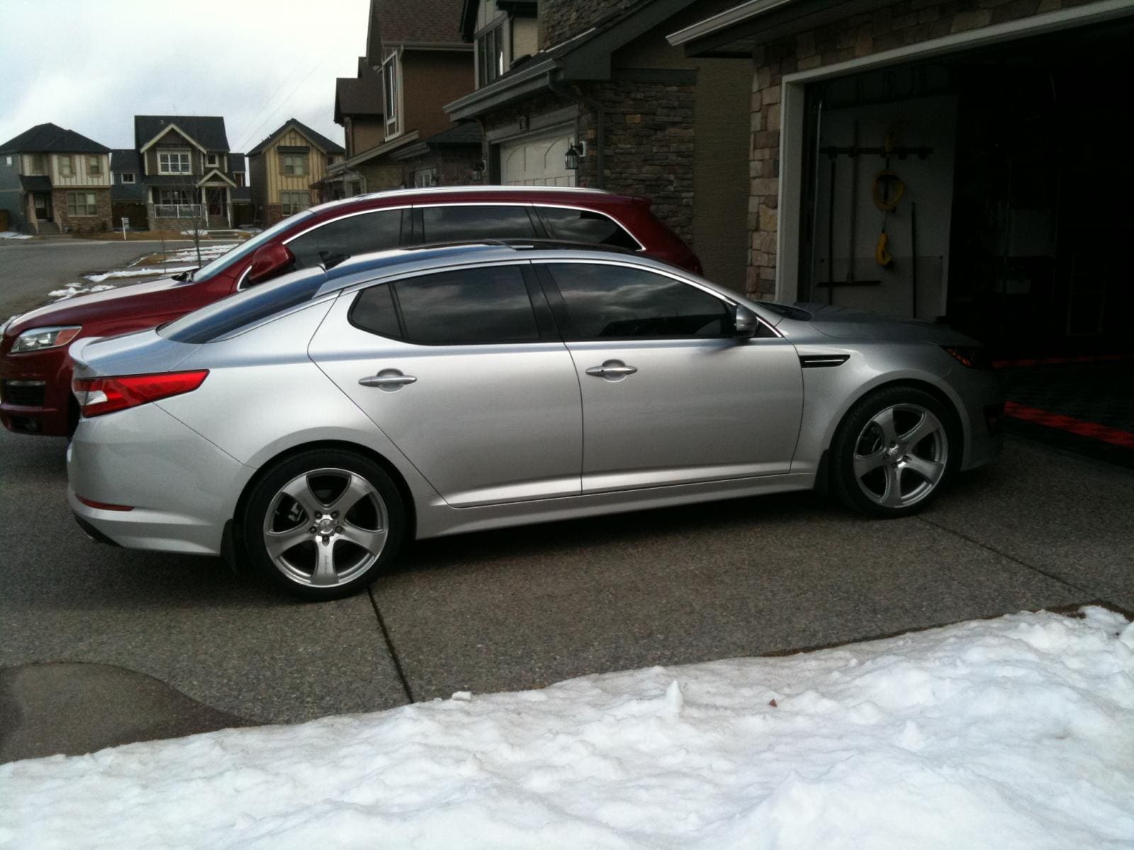 2011 Kia Optima with 19x8.5 MRR HR2 wheels