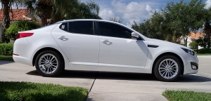 2012 Kia Optima with 17x7 Advanti Racing B1 Lupo wheels