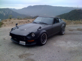 1971 Datsun 240Z with 17x8.5 rota rb-r wheels