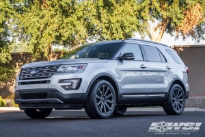 2016 Ford Explorer with Gianelle Santoneo wheels