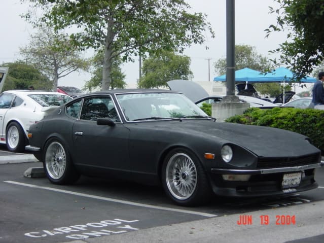 1973 Datsun 240Z with 17x8 rial mesh wheels